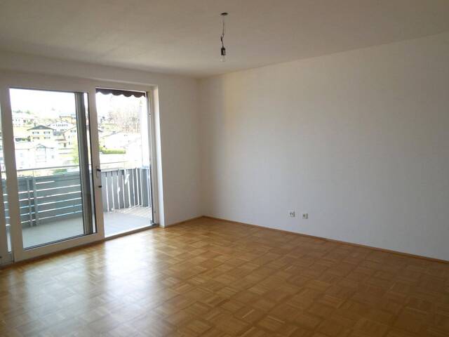 Immobilie in Seekirchen am Wallersee - 3-Zimmer Wohnung mit Balkon - Bild 0