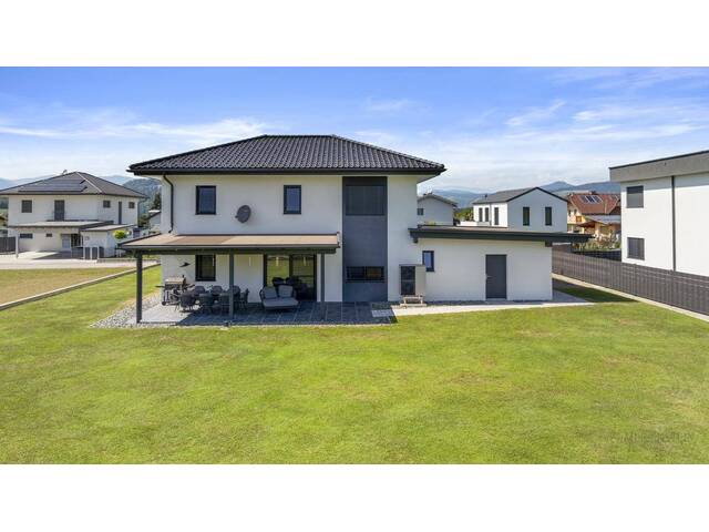 Immobilie in Feldkirchen in Kärnten - Modernes Einfamilienhaus mit traumhaftem Weitblick & großzügiger Terrasse - Bild 2