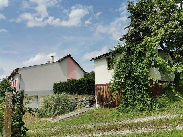 Immobilie in Kukmirn - Bauernhof Ensemble mit 360 Grad Grün-Rundumblick + Baugrund – vielfach nutzbar für ein Leben und Arbeiten im Grünen - Bild 1