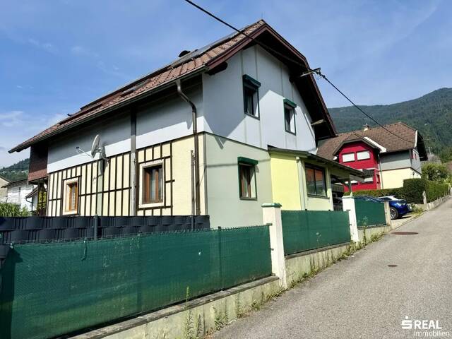 Immobilie in Bodensdorf - Wohntraum am Fuße der Gerlitzen – Zweifamilienhaus mit Pool in Bodensdorf - Bild 1