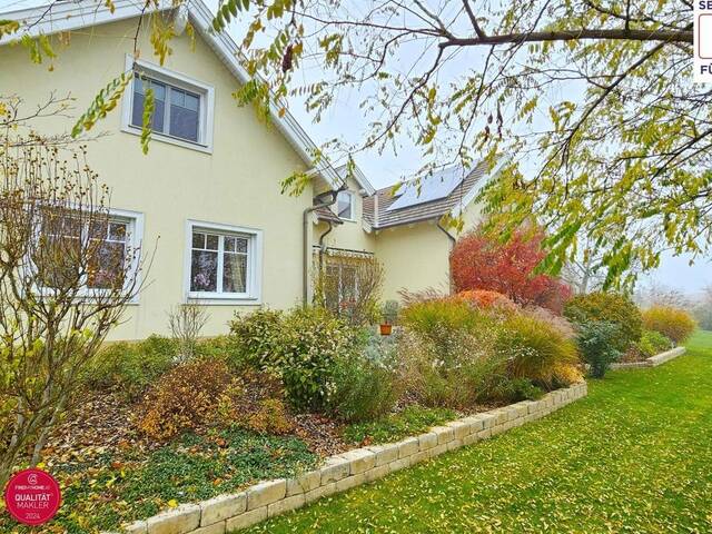 Immobilie in Eisenstadt - Exklusives Einfamilienhaus mit 340 m² Wohnfläche, Designergarten & modernster Haustechnik - Bild 2