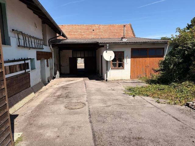 Immobilie in Loretto - Charmantes Bauernhaus mit großem Grundstück in zentraler Lage von Loretto - Bild 1