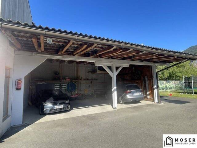 Immobilie in Teufenbach - Teufenbach: Sofort beziehbares Einfamilienhaus mit 3 Garagen und 3er-Carport zu verkaufen - Bild 2