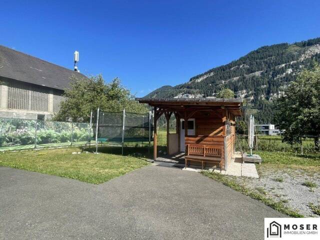 Immobilie in Teufenbach - Teufenbach: Sofort beziehbares Einfamilienhaus mit 3 Garagen und 3er-Carport zu verkaufen - Bild 3