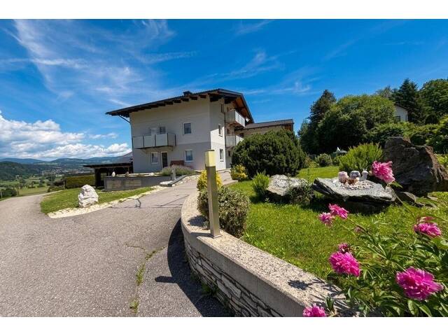 Immobilie in Feldkirchen in Kärnten - Wohnen mit Weitblick: Wohnhaus mit drei unabhängigen Wohnungen nahe dem Ossiacher See - Bild 4