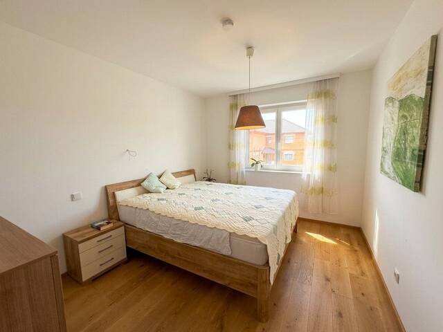 Immobilie in Neuhofen an der Krems - Neuwertige 3-Zimmer-Wohnung mit 77m² Wohnfläche, Südbalkon, 1x Tiefgaragenstellplatz & 1x Außenstellplatz, €320.000 - Bild 1