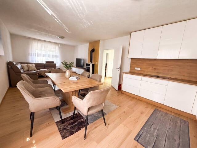 Immobilie in Böheimkirchen - Saniertes Einfamilienhaus mit Doppelgarage, Keller und großem Garten - Bild 1