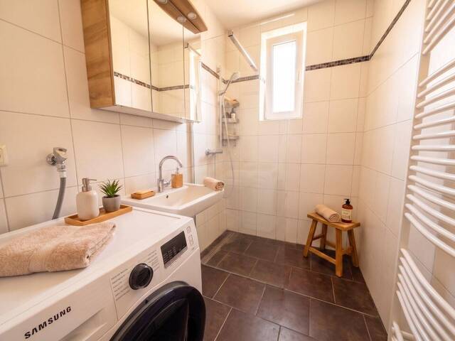 Immobilie in Böheimkirchen - Saniertes Einfamilienhaus mit Doppelgarage, Keller und großem Garten - Bild 3