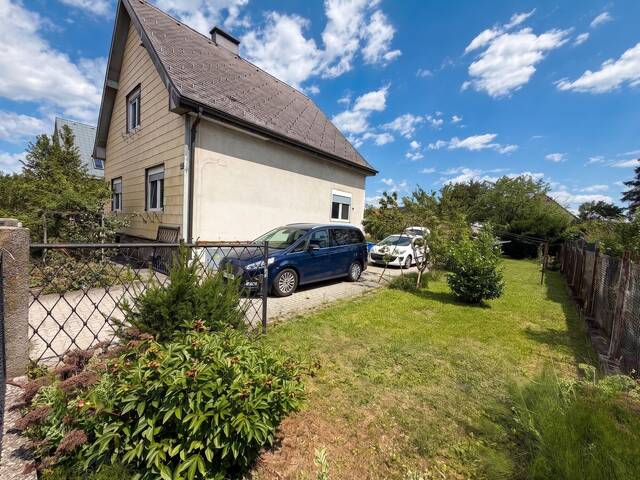 Immobilie in Böheimkirchen - Saniertes Einfamilienhaus mit Doppelgarage, Keller und großem Garten - Bild 0
