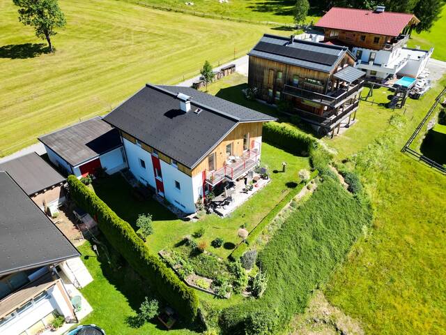 Immobilie in Filzmoos - Torsteinblick: Familienhaus mit unverbaubarem Bergpanorama | 6 Zimmer | 700 m² Grund | Doppelgarage - Bild 2
