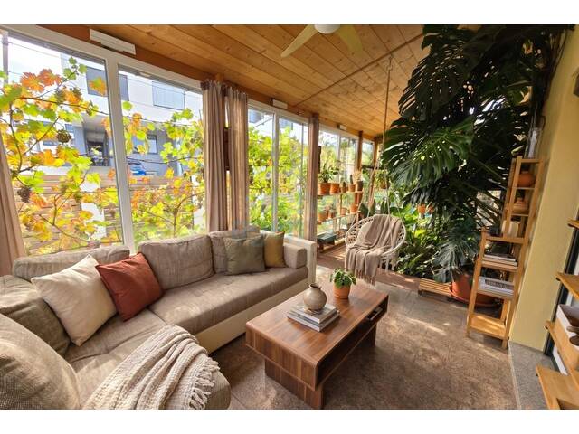 Immobilie in Lambach - Modern wohnen in Ruhelage - Einfamilienhaus mit Pool, PV, Garten, Wintergärten & mehr | Lambach - Bild 3