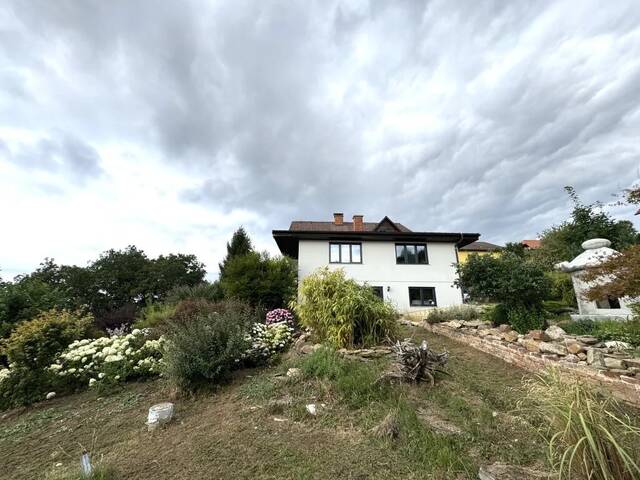 Immobilie in Schwaighof - Mehrfamilienhaus mit Loft, traumhaftem Grundstück und Panoramablick in Friedberg - Bild 0