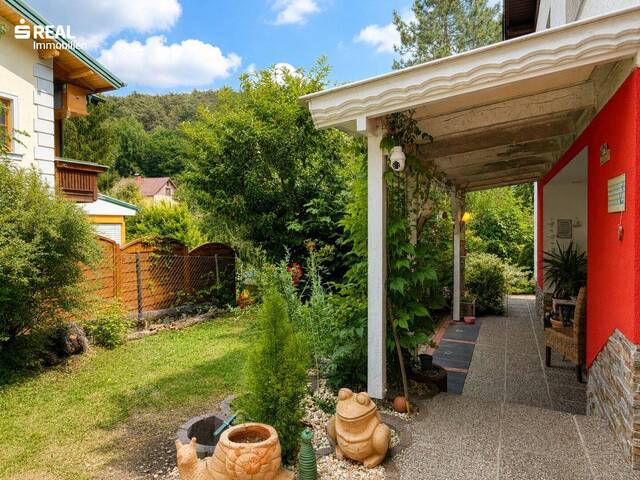 Immobilie in Wöllersdorf - Familienidylle mit zwei Wohneinheiten & Gartenparadies - Bild 4