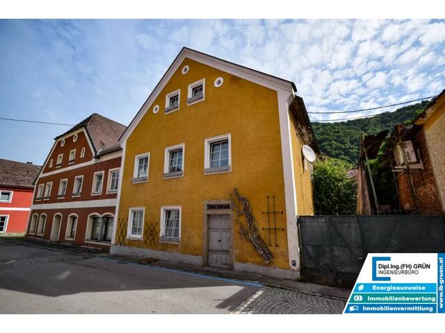 Immobilie in Engelhartszell - Kleines Stadthaus an der Donau - mit Charme und Potenzial - Bild 0