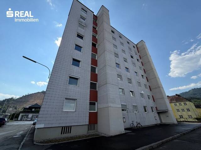 Immobilie in Leoben - Ideal aufgeteilt 4-Zimmer Wohnung mit Loggia & Autoabstllplatz in zentraler Leoben Lage! - Bild 2
