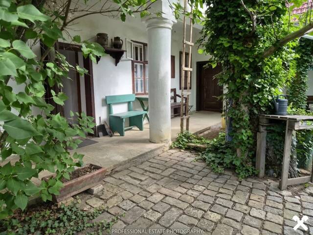 Immobilie in Schönkirchen-Reyersdorf - Typisches Weinviertler Haus mit viel Potential Nähe Gänserndorf inkl. nostalgischer Sammlerstücke - Bild 2