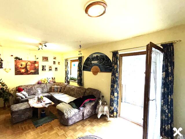 Immobilie in Wörth - Helle Dachgeschosswohnung mit zwei Balkonen – Weitblick und Natur - Bild 2