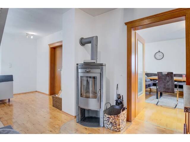 Immobilie in Braunau am Inn - Einfamilienhaus - Keller - ca. 160 m² Wohnfläche - 5 Schlafzimmer - Garten und Gartenhaus! - Bild 1