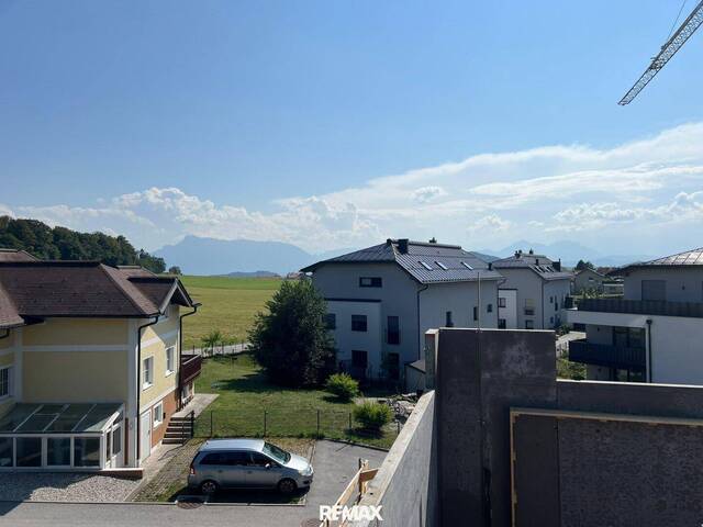 Immobilie in Elixhausen - Penthouse-Charakter in Elixhausen: Panoramablick, 33 m² Terrasse und bis zu 4,20 Meter Raumhöhe - Bild 0