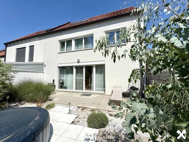 Immobilie in Katzelsdorf - So ein schönes Zuhause! Doppelhaushälfte - top gepflegt und modern gestaltet - Bild 0