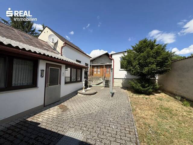 Immobilie in Zistersdorf - Charmantes Haus mit Garage und uneinsehbarem Innenhof - Bild 0