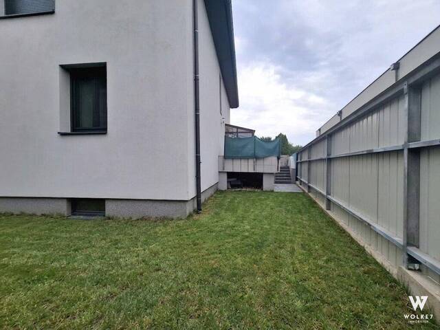 Immobilie in Strasshof an der Nordbahn - Großzügiges Einfamilienhaus mit viel Platz, sonnigen Terrassen, Garage plus Carport! - Bild 2