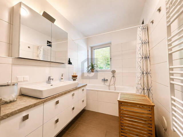 Immobilie in Schwarzach im Pongau - Preisreduktion! HELLE LOGGIA MIT VIEL SONNE UND PRIVATSPHÄRE, ZENTRAL GELEGEN - Bild 3