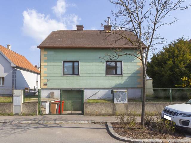 Immobilie in Leopoldsdorf - Oberlaaerstraße - renovierungsbedürftiges Einfamilienhaus mit Garage - Bild 0