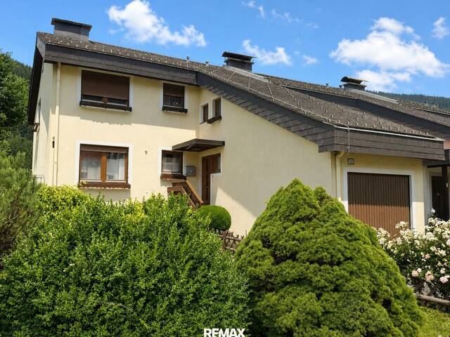 Immobilie in Neuberg an der Mürz - Charmantes Reihenhaus in ruhiger Wohnlage mit 118,70 m² Wohnfläche, voll unterkellert, incl. Garage und traumhaftem Bergblick - Bild 0