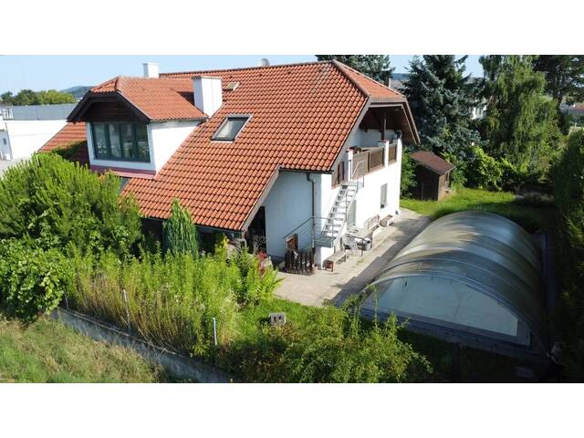 Immobilie in Luftenberg - Vertikale Haushälfte im Obergeschoss mit Ausblick, Garten & Pool - 15 Min. nach Linz! - Bild 1