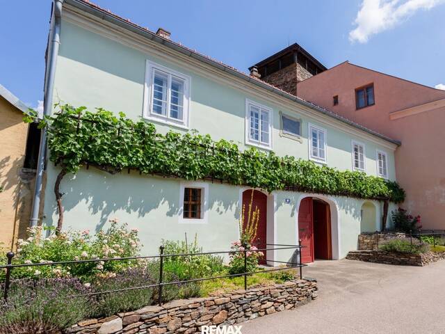 Immobilie in Imbach - Historisches vollsaniertes Winzerhaus mit charmantem Innenhof und Weinkeller - Bild 0