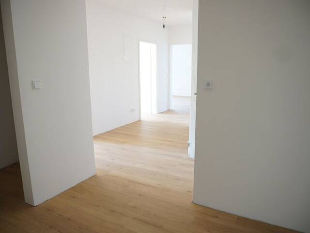 Immobilie in Kindberg - Sanierte 3-Zimmer-Eigentumswohnung in schöner Siedlungslage mit Loggia und Tiefgaragenstellplatz in Kindberg - Bild 1