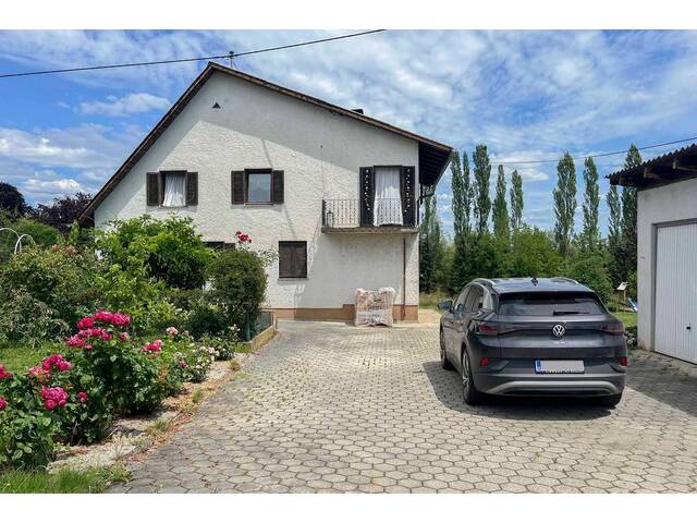 Immobilie in Schamberg - Ruhig gelegenes sanierungsbedürftiges Einfamilienhaus mit großen Grundstück - Bild 3