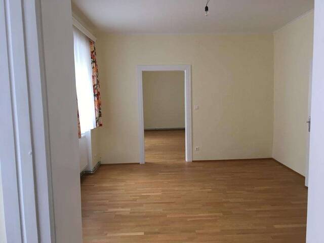 Immobilie in Lilienfeld - Mehrfamilienhaus mit Geschäftslokal und zwei Wohnungen - Bild 3