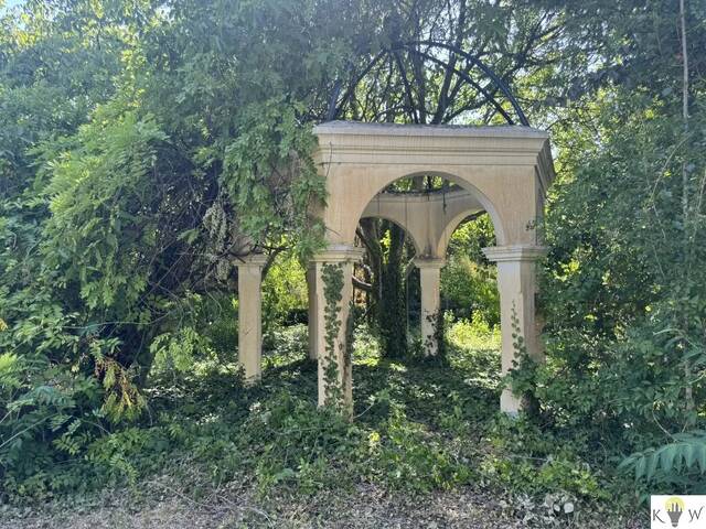 Immobilie in Tadten - Außergewöhnliches Anwesen mit idyllischem Garten, großem Poolhaus & ca. 300 m² Einstellhalle in Tadten - Bild 1