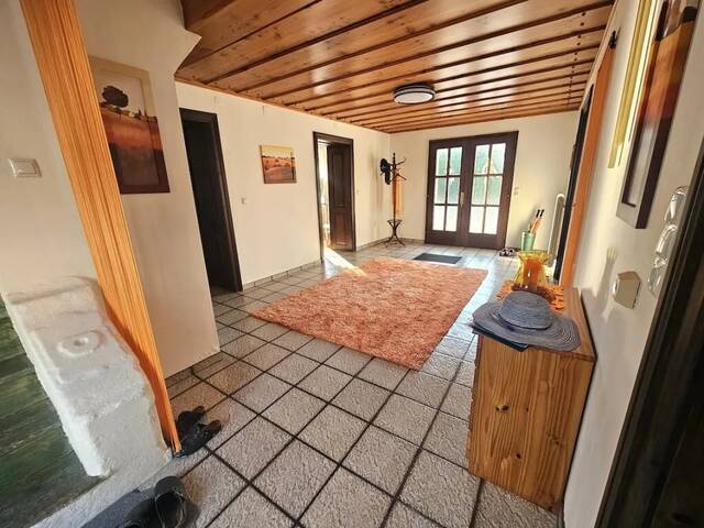 Immobilie in Mauer bei Amstetten - Liebevoll gepflegtes und möbliertes Familienwohnhaus / Landhaus samt Garagen in Mauer zu verkaufen - Bild 2