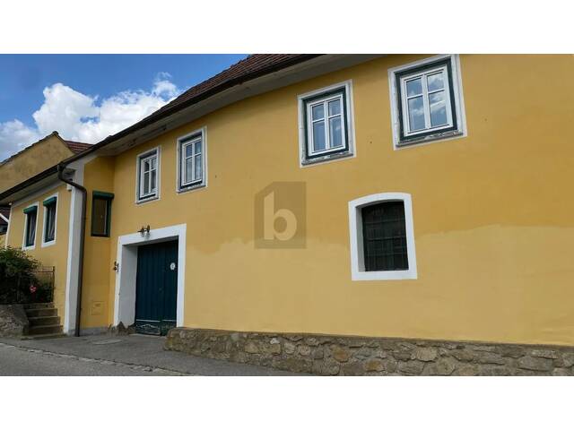 Immobilie in Straß im Straßertale - GESCHICHTSTRÄCHTIGES EINFAMILIENHAUS / WINZERHOF IN DER IDYLLE - Bild 0