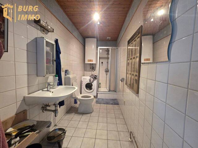 Immobilie in Zwettl-Niederösterreich - Vielseitiges Mehrfamilienhaus mit Entwicklungspotenzial nahe dem Hauptplatz - Bild 4
