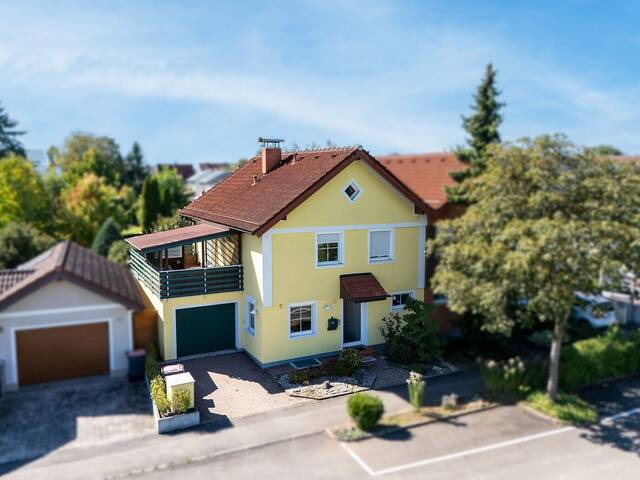Immobilie in Braunau am Inn - Reihenhaus - Garage I Garten | Teich | Keller I Neue Heizung! - Bild 0