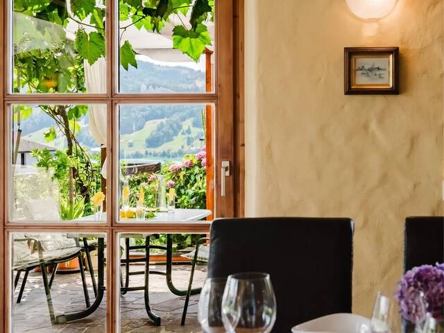 Immobilie in Zell am Moos - Raum für Generationen. Ein besonderes Landhaus mit Einliegerwohnung und Irrseeblick - Bild 3