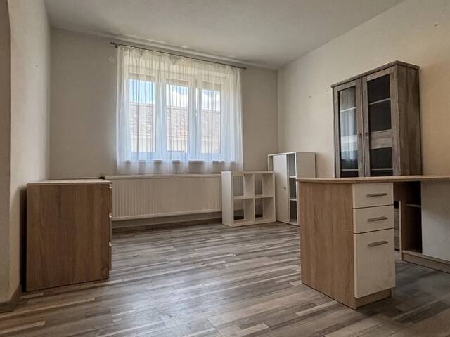 Immobilie in Unterstinkenbrunn - Geräumiges Bauernhaus mit ausgebauter 100m² Halle Nahe Laa/Thaya - für nur 129.000 - Bild 3