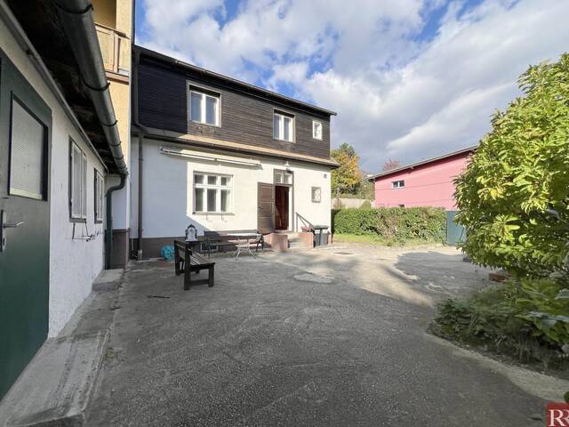 Immobilie in Klosterneuburg - Attraktives Einfamilienhaus mit Garten in ruhiger Lage von Klosterneuburg - Bild 0