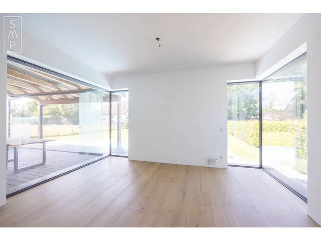 Immobilie in Mistelbach - Architektonisches Meisterwerk im Bezirk Mistelbach: Lichtdurchfluteter Luxus, Pool-Oase & zukunftsweisende Energieautarkie - Bild 4