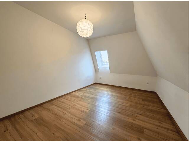 Immobilie in Alland - Helle Dachgeschoßwohnung mit Fernblick und 2 Garagenplätzen - Bild 4
