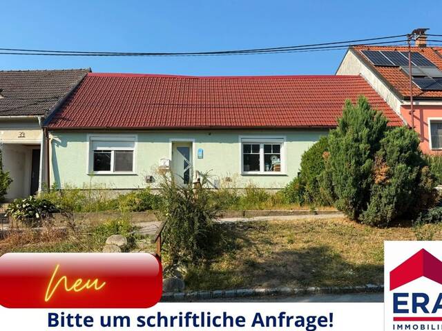 Immobilie in Neuruppersdorf - Historisches Bauernhaus mit großem Grundstück, Innenhof und ca. 320 m² Neben- & Stellflächen - Bild 0