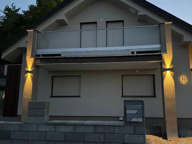 Immobilie in Burgkirchen - Provisionsfreies, kernsaniertes Einfamilienhaus mit 980 m² Grundstück und Wärmepumpe - Bild 1