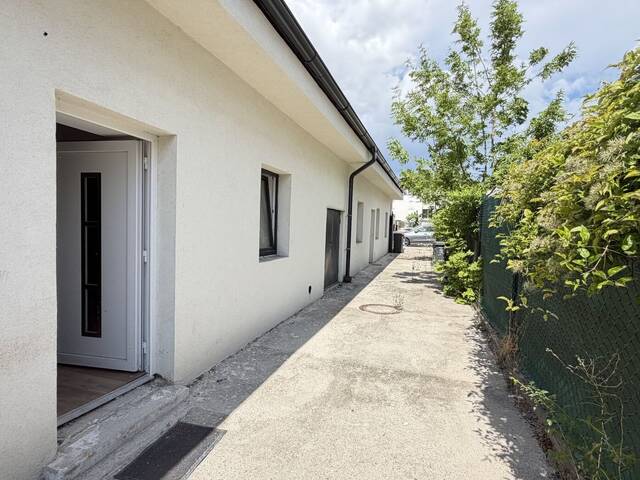 Immobilie in Oberwaltersdorf - Mehrfamilienhaus mit 3 Wohneinheiten - sanierungsbedürftig mit Potenzial - Bild 0