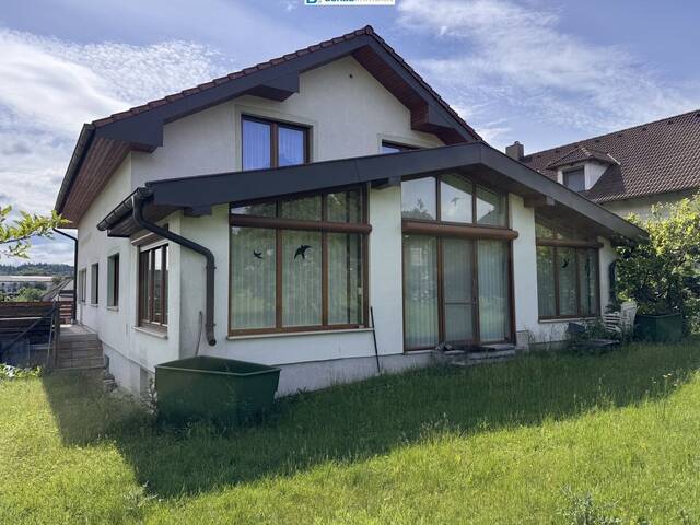 Immobilie in Leiben - Großzügiges Haus in ruhiger, familiärer Lage in Leiben freut sich auf neue Eigentümer! - Bild 0