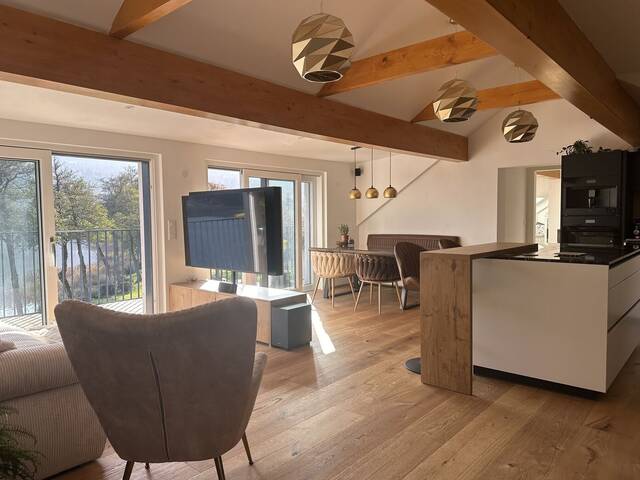 Immobilie in Keutschach - Exklusives Penthouse mit separatem Studio und großzügigen Freiflächen mit Seeblick! - Bild 0