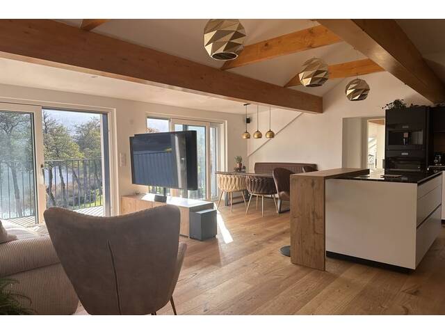 Immobilie in Keutschach - Exklusives Penthouse mit separatem Studio und großzügigen Freiflächen mit Seeblick! - Bild 3